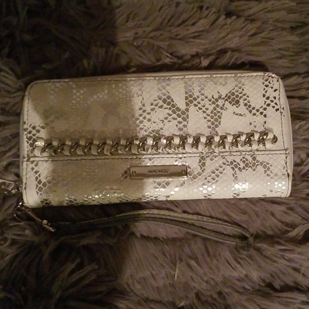 New Without tags Nine West Wristlet/Wallet